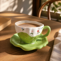 Ensemble tasse et soucoupe en céramique ondulée à motifs floraux peints à la main, 350 ml, vert, passe au lave-vaisselle et au micro-ondes, réutilisable, vaisselle de table pour le petit-déjeuner, cadeau