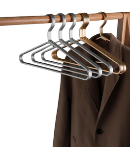 Cintres en tissu en métal antidérapant en alliage d'aluminium doré manteau costume chemise vêtements robe de mariée cintres en fil métallique - Product Image 4