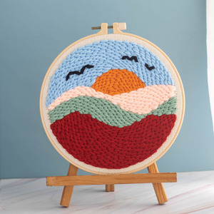 Kit de broderie à l'aiguille à poinçon faite à la main en fil de tufting DIY pour débutants avec cerceau, instructions et échantillon gratuit - Product Image 3