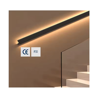 Profilé LED en alliage d'aluminium pour l'éclairage de la main courante d'escalier Surface anodisée T5 Temper