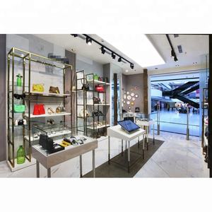 Soporte de exhibición de bolsas de MDF con estilo moderno hecho a medida Lux para boutique minorista para armarios bastidores respetuosos con el medio ambiente - Product Image 1