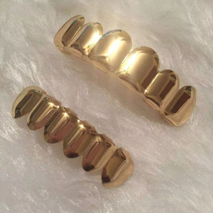 Novedad: Grillz de Plata 925 con Moissanita, Joyería Dental Hip Hop Personalizada, Diseño de Lujo Hecho a Mano - Product Image 1