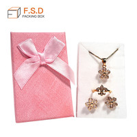 Caja de Anillos de Boda Rectangular de Papel Kraft de Lujo, de Alta Calidad, con Grabado y Laminado Mate, Empaque Personalizado para Joyería
