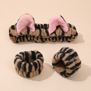 Female Autumn and Winter Cute Plush Cat's ears Hair Band 3D <b>Face</b> Wash Makeup Moisture proof Sleeve Stripe Wrist Band - Product Image 5