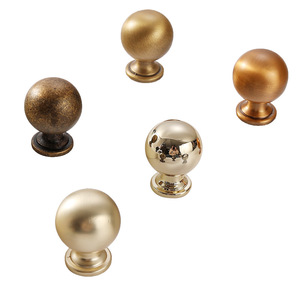Boutons de meuble ronds traditionnels, finition or et antique, pour armoires de cuisine, poignées de meubles, design durable à trou unique - Product Image 1