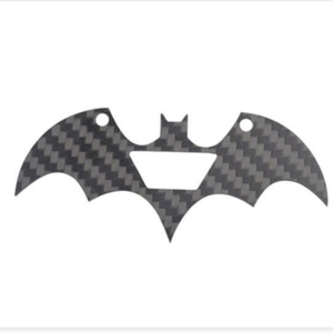 Llavero personalizado de moda con patrón de murciélago de fibra de carbono real con logotipo personalizado - Product Image 1