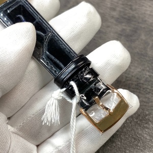 Montre automatique élégante pour femme avec lunette sertie de diamants, cadran à chiffres romains, bracelet en cuir doré, idéale pour le bureau et les événements - Product Image 5