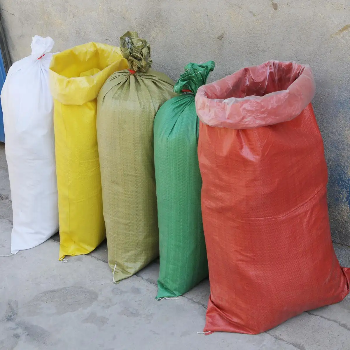 Pieno automatico pp tessuto poly sack carry bags produzione taglio cucito che fa la linea di produzione bag machine
