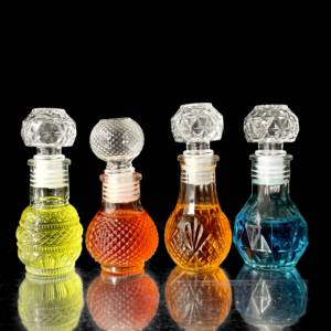 Venta al por mayor 50ml Mini <span class=keywords><strong>Miniatura</strong></span> Jugo Wine Spirit Licor Botella <span class=keywords><strong>de</strong></span> vidrio para Whisky Vodka - Product Image 1