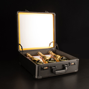 Brave OEM Boîte de présentation VIP de luxe en acrylique carrée 3 pièces pour et porte-vin - Product Image 3