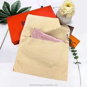 Pochette en coton brossé beige de qualité supérieure avec impression de logo personnalisé, style enveloppe, pour emballage cadeau et sac anti-poussière pour sacs à main de luxe - Product Image 3