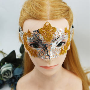 Masque en fer forgé de haute qualité pour fête de <span class=keywords><strong>carnaval</strong></span> d'Halloween, incrusté de <span class=keywords><strong>strass</strong></span> et de poudre d'or - Product Image 4