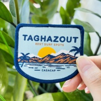 Patch brodé en tissu tissé sur les vêtements concepteur personnalisé de fer de presse à chaud personnalisé sur les patchs de broderie