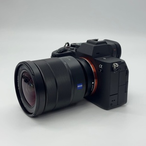 Cámara Micro Profesional <span class=keywords><strong>Sony</strong></span> A7 IV de Segunda Mano Original de Alta Calidad con Lente 16-35, 4K HD, 24MP, Cargador, Batería y <span class=keywords><strong>1</strong></span> Año de Garantía - Product Image 1