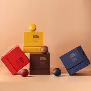 Diffuseur de parfum solide pour voiture TATA HOME Leather Collection, parfum longue durée, cadeau de luxe pour hommes et femmes - Product Image 1