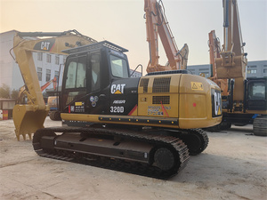 Excavatrice hydraulique sur chenilles Caterpillar CAT 320D d'occasion, bien entretenue, équipée d'une benne de terrassement standard, homologuée CE - Product Image 4