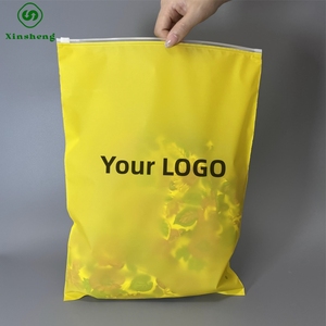 Многоразовая толстовка с капюшоном, одежда для купания, многоразовая упаковка на молнии, полиэтиленовый пакет для одежды, пластиковая матовая черная сумка на молнии - Product Image 6