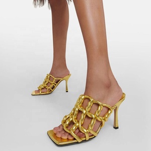 Sandales à talons hauts fins pour femmes, design mode, à bout carré ouvert, avec nœud tressé et découpes, mules à enfiler pour l'extérieur - Product Image 1