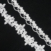 Dentelle florale brodée soluble dans l'eau en polyester, personnalisable, très vendue, pour accessoires vestimentaires et décoration textile de maison