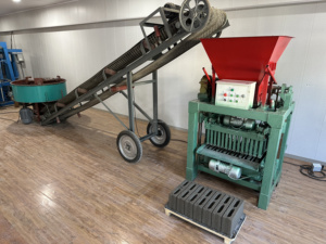 Machine à fabriquer des briques à haute efficacité 4-<span class=keywords><strong>35</strong></span>, machine à former des blocs <span class=keywords><strong>de</strong></span> <span class=keywords><strong>ciment</strong></span> creux personnalisés - Product Image 4