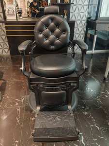 Sillón de Barbería Hidráulico Reclinable de Cuero para Peluquería, Estilo Retro de Lujo DM, Muebles para Barbería - Product Image 5