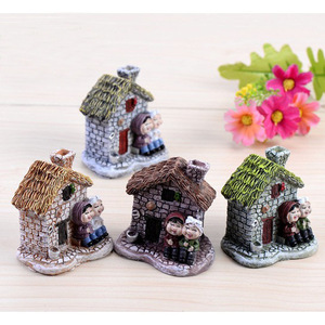 Ornements de maison miniatures en résine pour jardinage domestique, accessoires décoratifs de bricolage, figurines de paysage de villa sur pied - Product Image 1