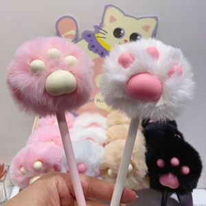 18 Stylos Gel Créatifs en Forme de Patte de Chat en Peluche, Mignons, avec Boule de Poils, Pointe 0,5 mm, en Plastique Noir, Vente en Gros - Product Image 2