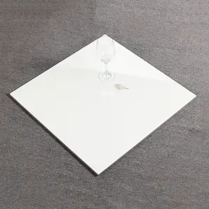 Foshan 24 × 24浴室porcelanatoポリッシュSuper White Porcelain Floor Tiles