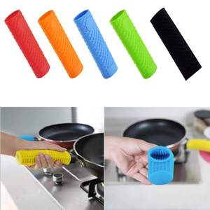 Silicone <span class=keywords><strong>Pot</strong></span> Handle Mitts Calor Isolado Panelas Peças para ferro fundido Panelas Eco-Friendly Food Grade Forno Seguro - Product Image 4
