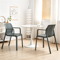 Fauteuil en plastique perforé résistant aux intempéries pour terrasse extérieure, jardin, usage commercial