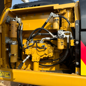 รถขุดมือสอง Cat 320d ประสิทธิภาพเยี่ยม ราคาประหยัด ได้รับการรับรองมาตรฐาน EPA และ CE เครื่องยนต์เดิมของ Cat 320d ชั่วโมงการทำงานต่ำ - Product Image 6
