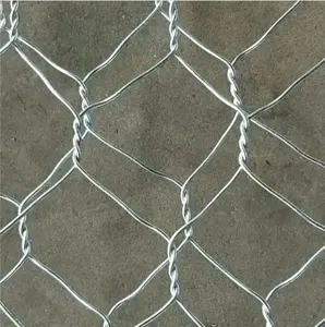 Fabrika fiyat altıgen tel örgü için galvanizli çelik demir tel net örgü çit çiftlik tavuk coop güvercin kafesleri