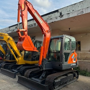 Excavateur d'occasion Doosan DX60 Fonctionnement stable d'origine à bas prix Fonctionnement de 6 tonnes incluant le roulement de la pompe à engrenages du moteur - Product Image 6