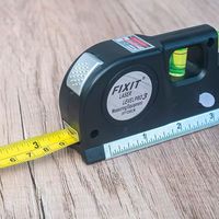 Niveau laser infrarouge compact multifonctionnel de haute précision à dix lignes croisées avec fonctions de mesure de distance et de niveau à bulle