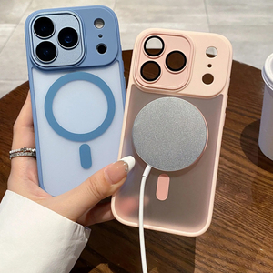 Custodie Magnetiche per iPhone 17 Pro Max Trasparenti con Ricarica Wireless, Cover Posteriore Antiurto in TPU PC per iPhone 17 - Product Image 3