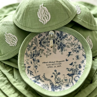 Olijfgroene linnen yarmulke met vlammotief borduurwerk, op maat bedrukt binnenkant voor Bar Mitzvah aandenken en religieuze bijeenkomsten