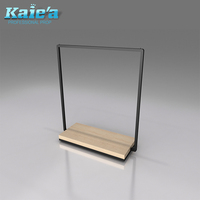 Étagère de présentation en bois pour magasin de vêtements personnalisés, support de suspension pour vêtements pour hommes avec éclairage LED