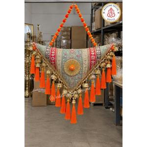 Decoración Colgante para Puerta de Primera Calidad con Flores de Tela, Borlas con Cuentas y Detalles Decorativos Tradicionales para Bodas - Product Image 1