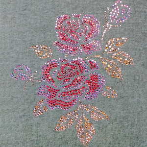 Applicazioni in Strass Personalizzate Modello Base Realizzate con U2028HF per Maglioni |   Aggiornamento Disponibile con Cristalli <span class=keywords><strong>Swarovski</strong></span> o Preciosa - Product Image 3