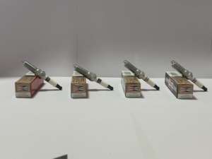 Candela Champion Originale per Range <span class=keywords><strong>Rover</strong></span>, Candele per Camion e Auto a Benzina, Candela Iridio per Nissan e Mercedes-Benz - Product Image 3