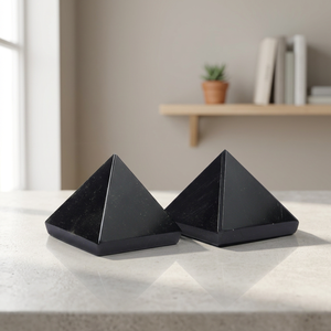 Fournisseur de pyramides en agate noire, pierres précieuses Feng Shui |   Obtenez une pyramide d'agate noire |   Pyramide d'agate noire en ligne - Product Image 3