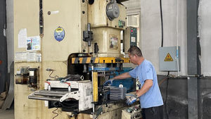 Pieza de fundición a presión de aleación de aluminio Servicios de mecanizado de fundición de precisión Piezas de fundición de aluminio fundido a presión - Product Image 4