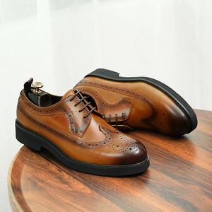 รองเท้าเดรสผู้ชายสั่งทำพิเศษ งานแฮนด์เมด สไตล์คลาสสิก แบบสวม ดีไซน์ทันสมัย หัวแหลม สำหรับฤดูใบไม้ร่วง - Product Image 3