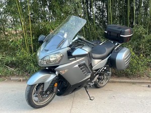 Motocyclettes d'occasion Kawasaki <span class=keywords><strong>GTR1400</strong></span> Concours 14 Cruiser, motos japonaises à transmission par arbre, quatre cylindres, motos de tourisme - Product Image 3