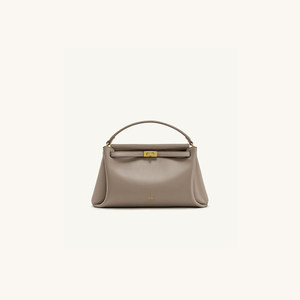 Sac bandoulière carré mini en PU huilé minimaliste pour femme, avec deux fermetures éclair, sangle réglable et résistant à l'eau – Collection Été 2026 - Product Image 2
