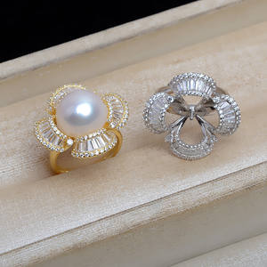 แหวนเงินแท้ S925 รูปทรงดอกไม้ ประดับพลอยทรงเหลี่ยม ชุบทอง 18K ฝังแบบกรงเล็บ ดีไซน์วินเทจทันสมัย - Product Image 5