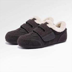 Chaussures de sport pour femmes à plateforme rétro avec fermeture velcro, talon compensé, nouveau style, tendance, polyvalentes, doublées de polaire, style de marche chaud - Product Image 6