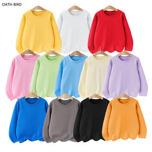 T-shirt a maniche lunghe in 100% cotone, neutre, per ragazzi e ragazze, personalizzabili con stampa DTG, serigrafia, logo, etichetta, girocollo. - Product Image 1