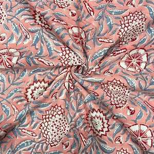 Tissu en voile de coton non tissé botanique Peach |   Respirant, léger, fabriqué à la main en Inde |   Tissu en coton à motif floral pêche de 44 pouces de large - Product Image 3