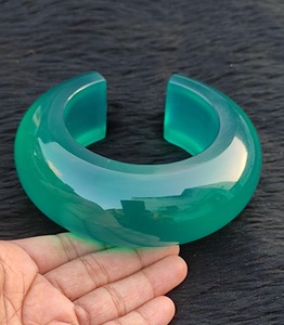 Pulsera de Resina Elegante en Oferta, Brazalete de Resina para Mujer, Joyería de Moda para Uso Diario, Accesorio de Regalo Disponible para la Venta - Product Image 4